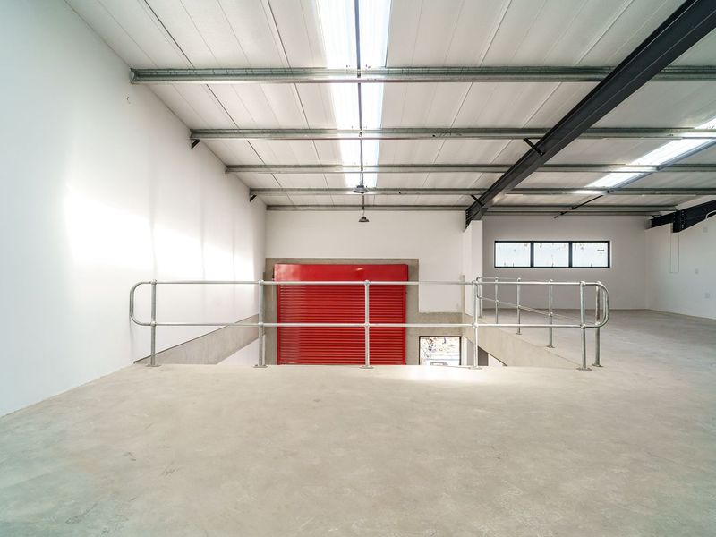 Own a new-build ±285 m2 mini-factory with on-grade roller access, 63A 3-phase, individual metering, 24/7 security and 3 on-site bays. Target occupation Oct 2025 - Photo 10