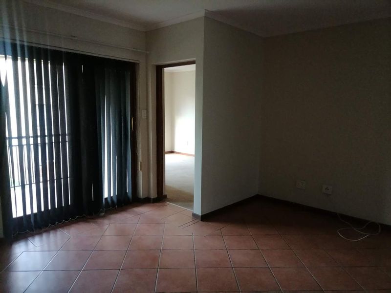 **Charming 2-Bedroom Apartment for Sale in 21 Zambezi Estates** - Photo 9