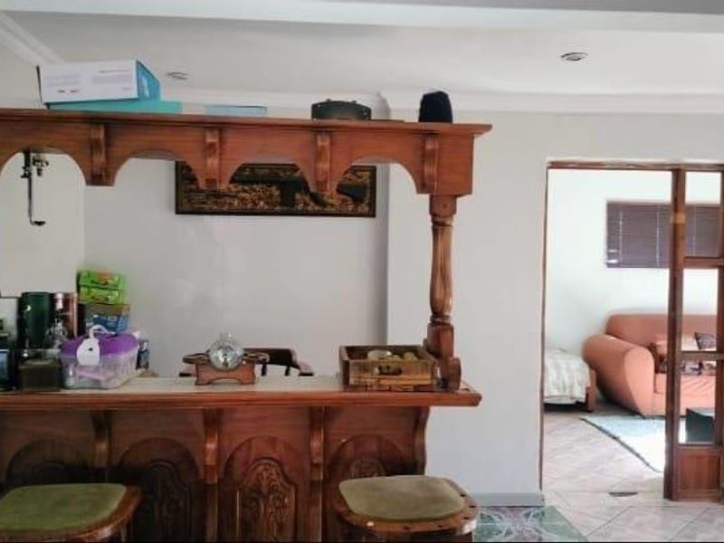 Four Bedroom House in Mamelodi East - Photo 10