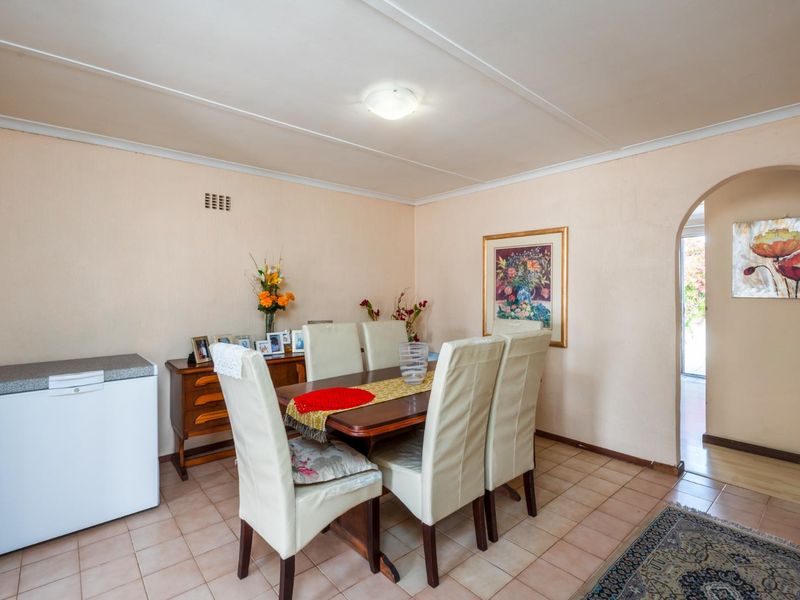 Discover Your Dream Home: Comfort and Convenience Combined!" - Photo 8