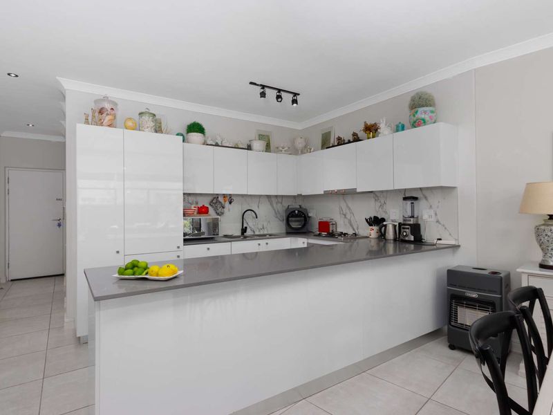 North-Facing & Naturally Bright - Photo 8