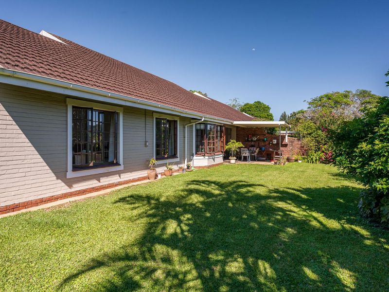 "Snap Up This Charming Townhouse Before It's Gone!" - Photo 3