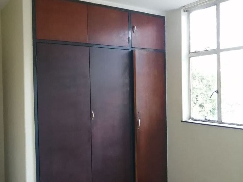 Your Ideal Home: 2.5 Beds, Secure Parking, and More! - Photo 9