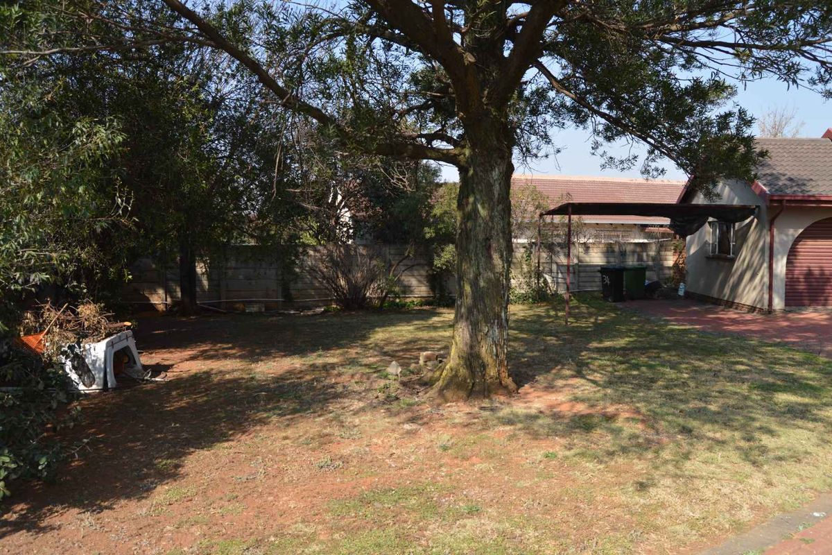 Two Bedroom House For Sale in Mayberry Park - Photo 3
