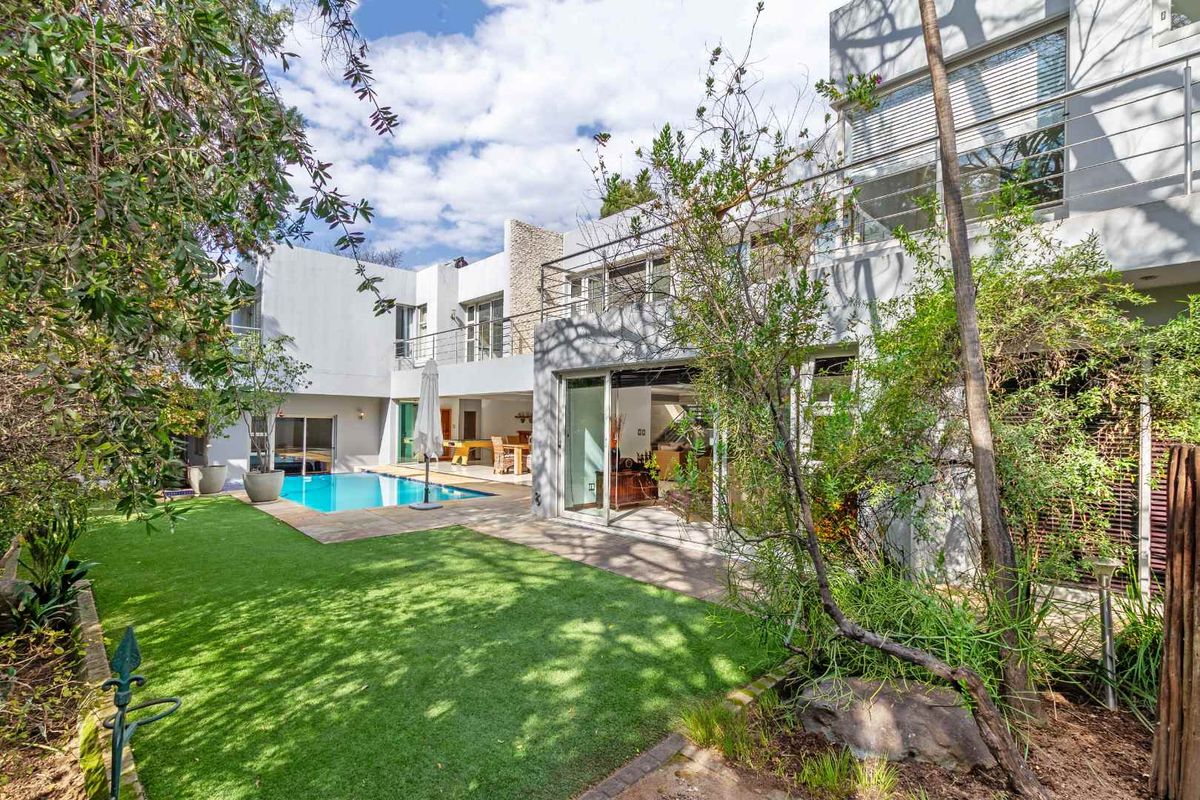 4 BEDROOM HOUSE FOR SALE IN FOURWAYS GARDENS LIFESTYLE ESTATE - Photo 2