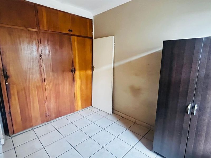 House For Sale in Elsburg, Germiston - Photo 6