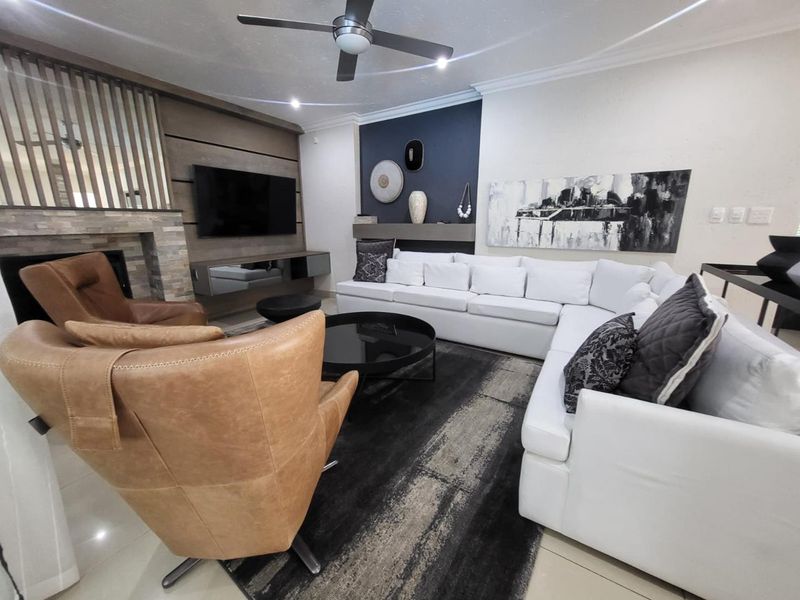 4 Bedroom House to Rent In North Riding - Photo 8