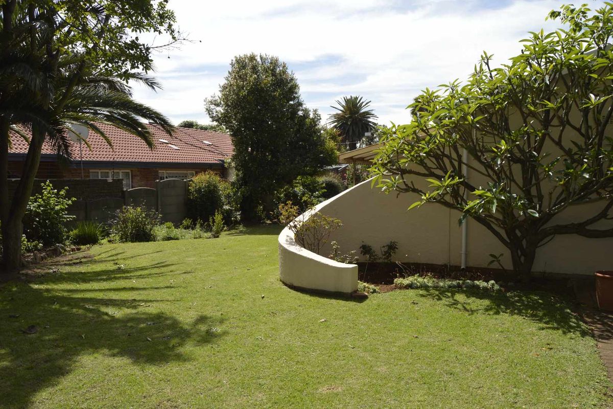 Charming Family Home in Serene Edleen Enclave - Photo 4