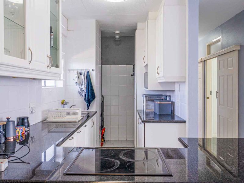 Furnished on the beach - Photo 9