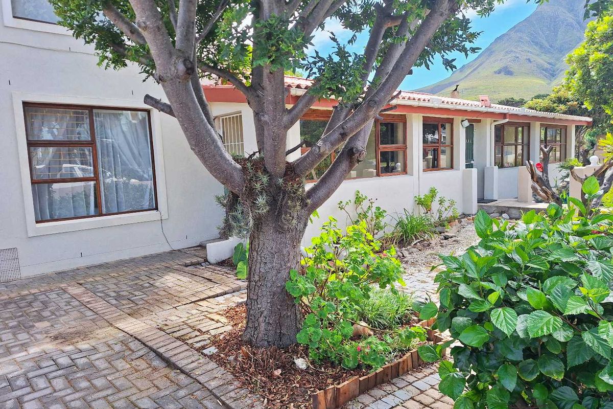 Kleinmond Avenues - Make an Offer! - Photo 2