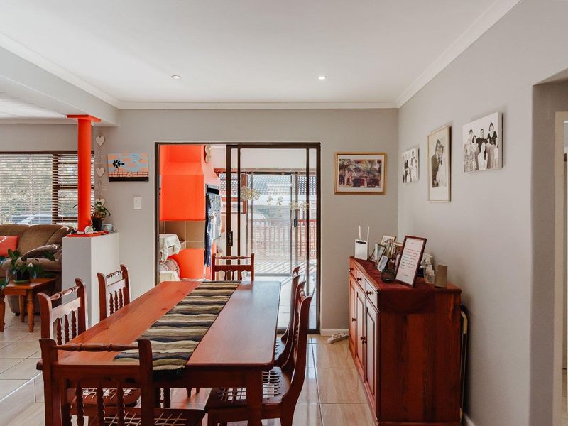 Stylish, Secure & Effortless Living in Kloofzicht Villas, Glenroy Park - Photo 4