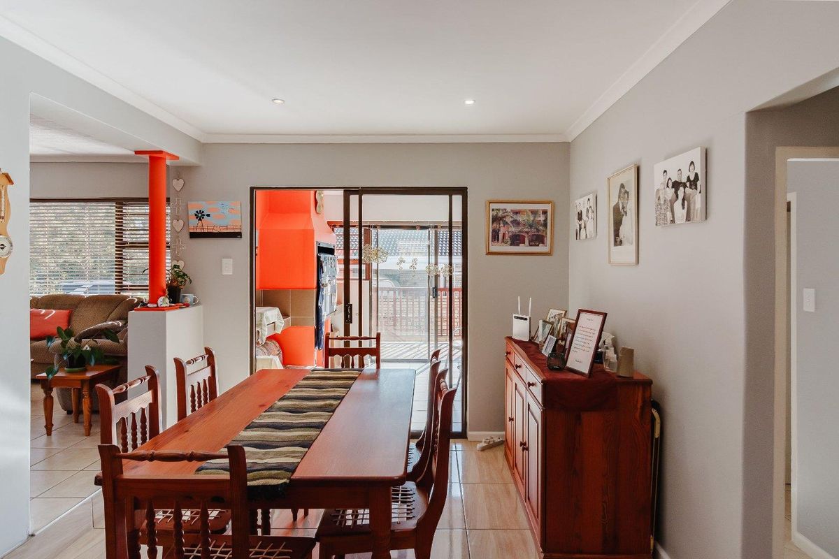 Stylish, Secure & Effortless Living in Kloofzicht Villas, Glenroy Park - Photo 4
