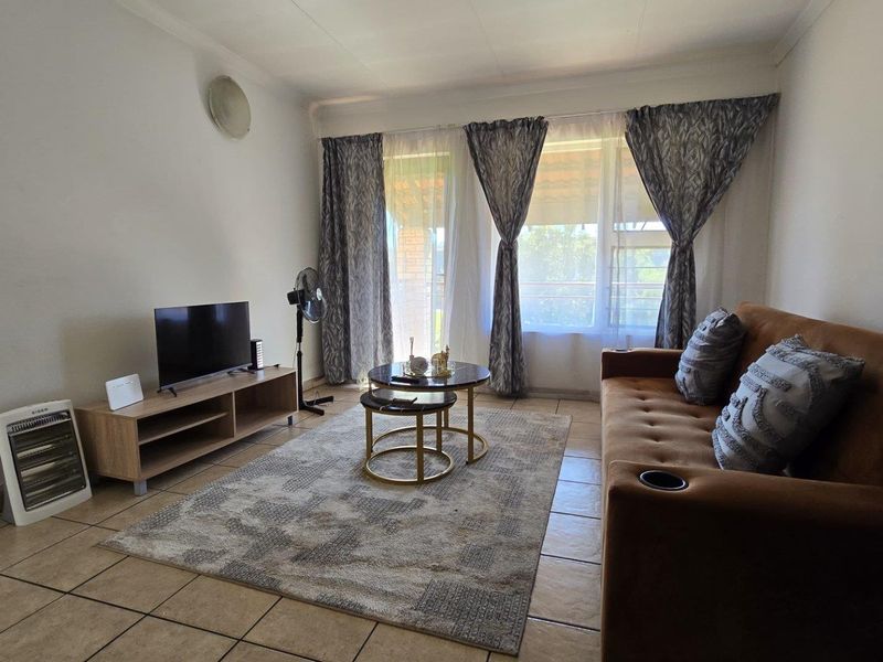 2 bedroom apartment for sale in Castle View - Photo 3