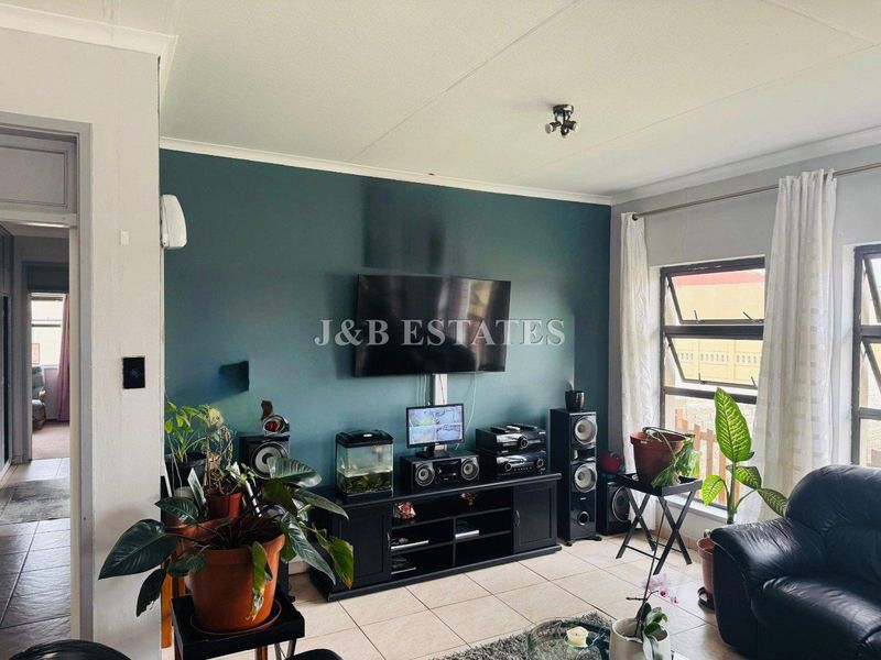 3-Bedroom Home With Flatlet On Large Erf - Photo 2