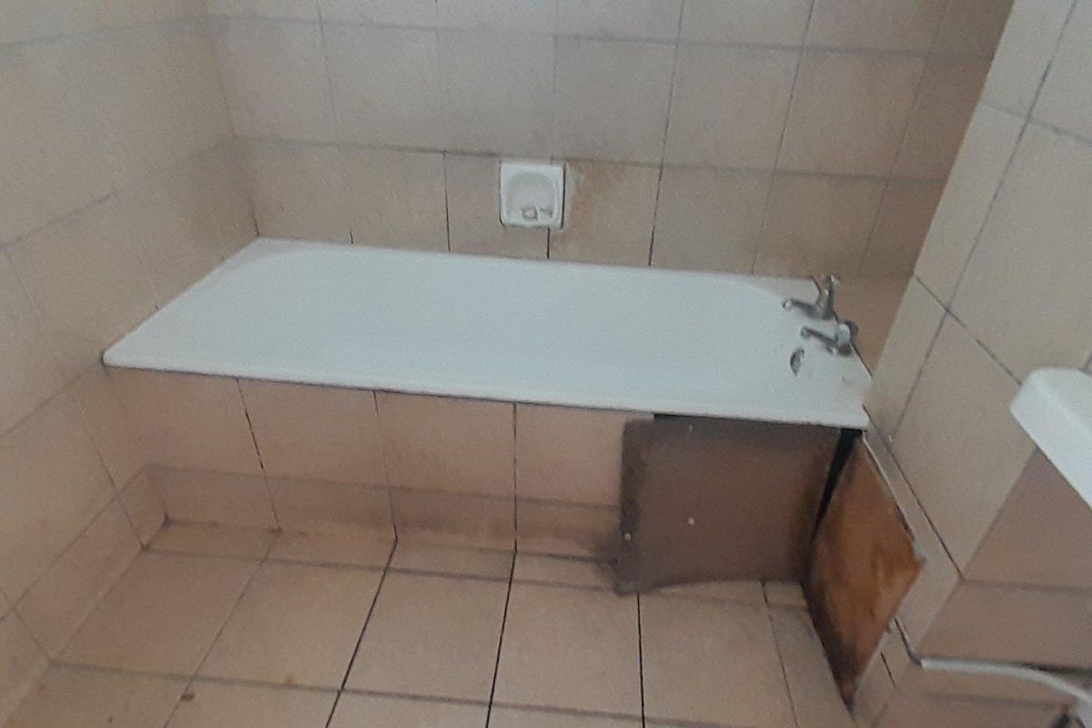 Invest in Bulwer: Cozy 2-Bedroom with Rental Income Potential - Photo 4