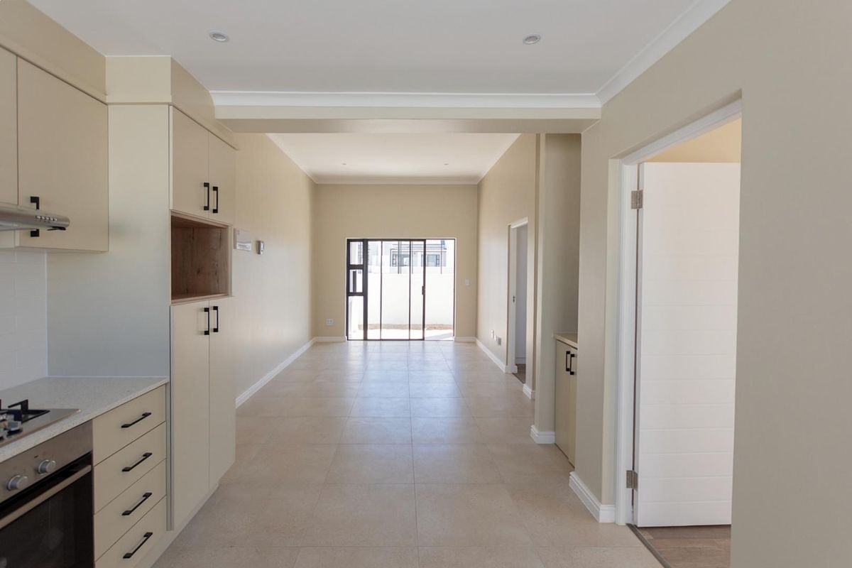 Brand-new 2-bedroom home in Villa Del Mare, Langebaan. - Photo 2
