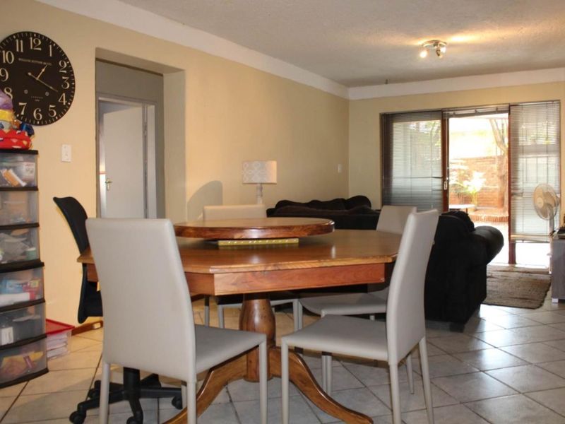 Property For Sale in Garsfontein, Pretoria - Photo 4
