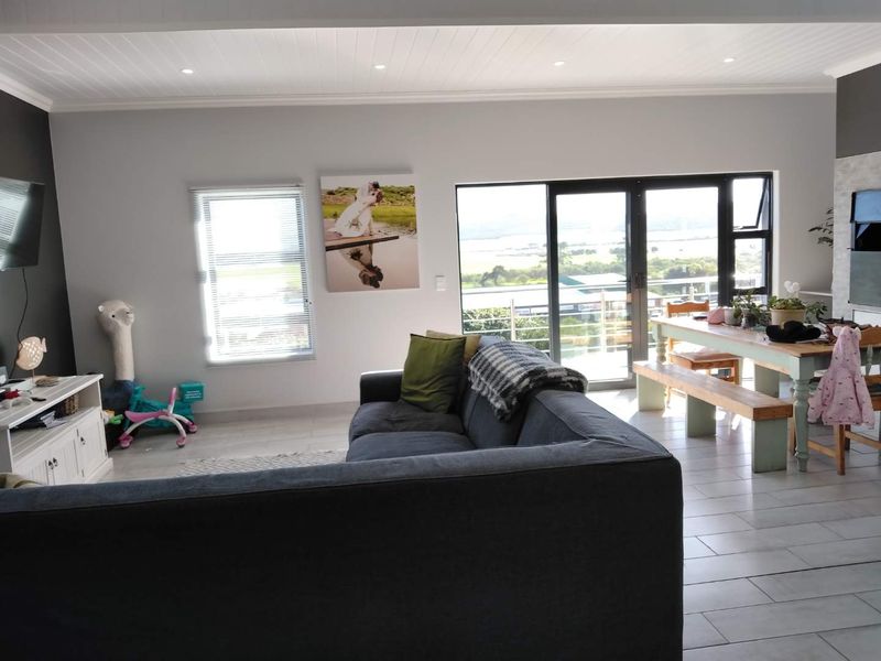 3 Bedroom Family home - Photo 10