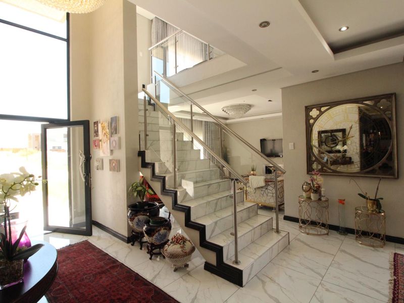 4 Bedroom Modern Home with Exceptional Finishes for sale in Blue Valley Golf Estate - Photo 3