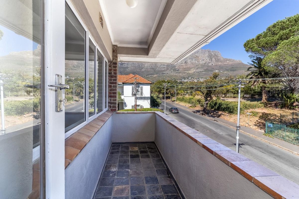 Modern Two-Bedroom Apartment with Mountain Views in Gardens, Cape Town | Available Immediately - Photo 2