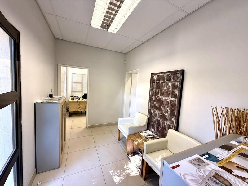 Office Space TO LET in Klein Windhoek - Photo 3