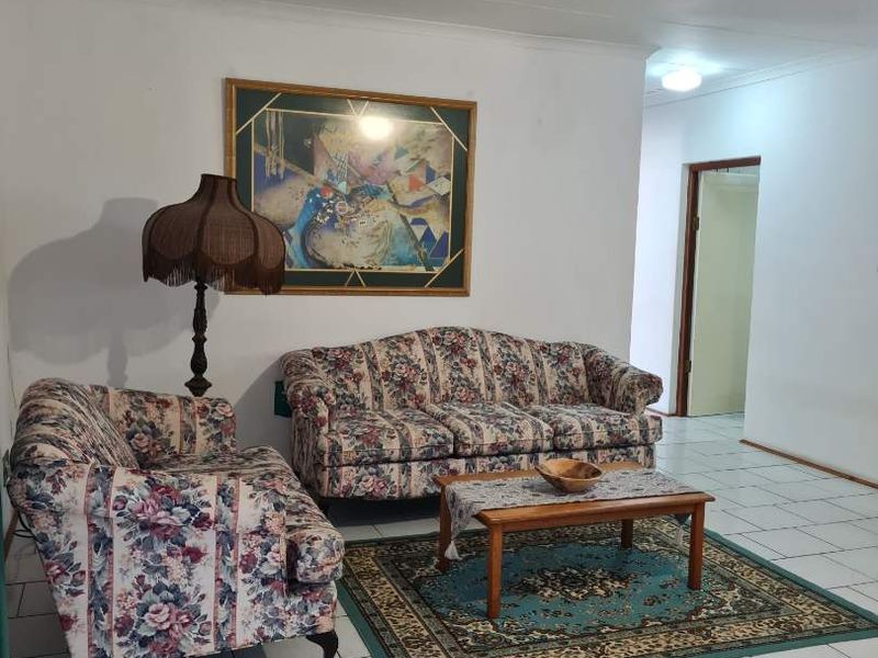 Perfect large family home situated in the heart of St Lucia. - Photo 7
