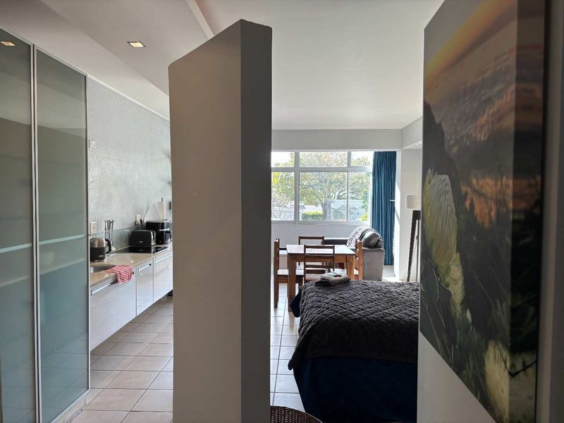 Furnished Studio Apartment in Tamboerskloof - Photo 5