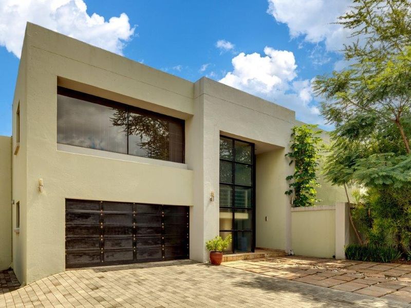 EXCLUSIVE TO THE MARKET | PRESTIGIOUS KYALAMI CREST ESTATE  Luxury 4-Bedroom, 3-Bathroom Double-Storey Residence | Available Immediately!! - Photo 1