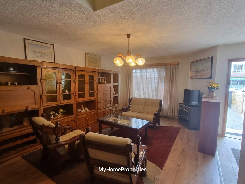 3 Bedroom Townhouse, Kramersdorf, Swakopmund - Photo 2