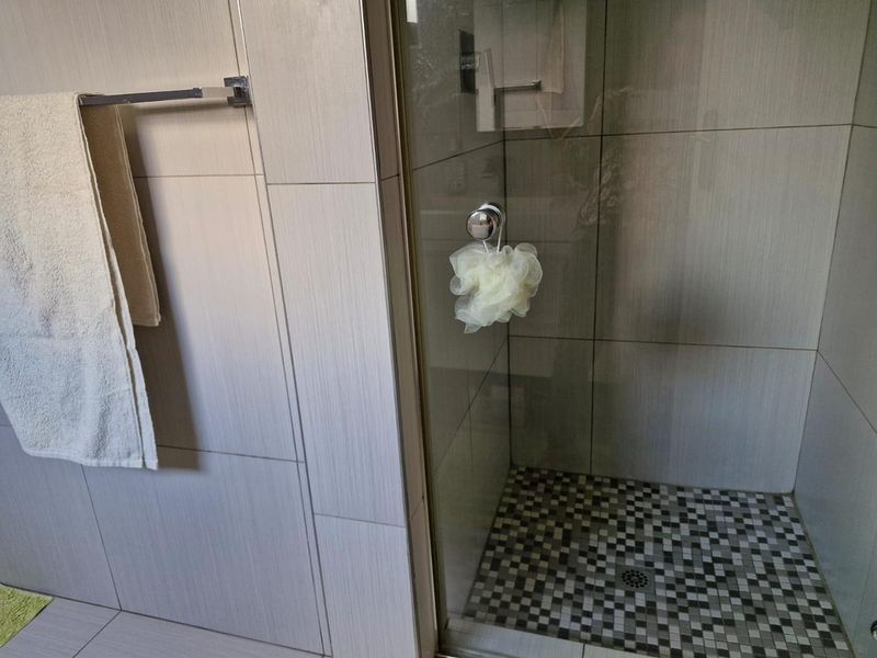 2 Bedroom Spacious Apartment For Sale At The Regency - Photo 10