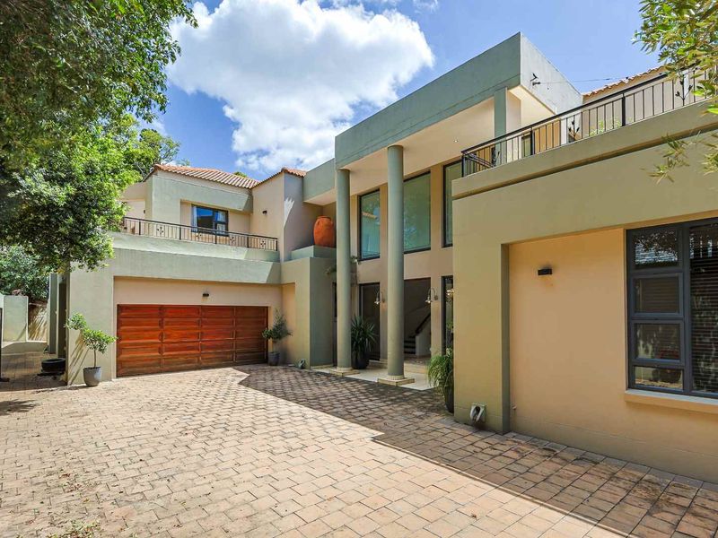 Prestigious Waterkloof Luxury Residence - Photo 3