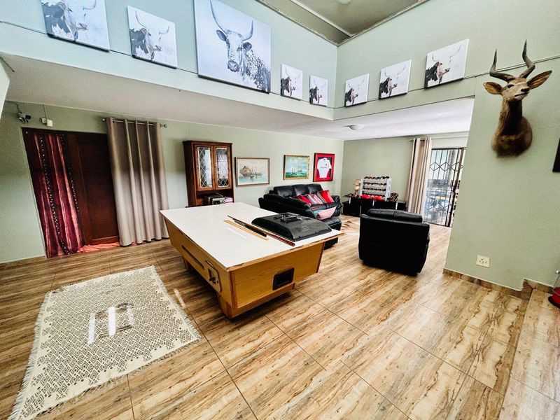 This absolutely Gorgeous, Move in ready Property for sale - Photo 3