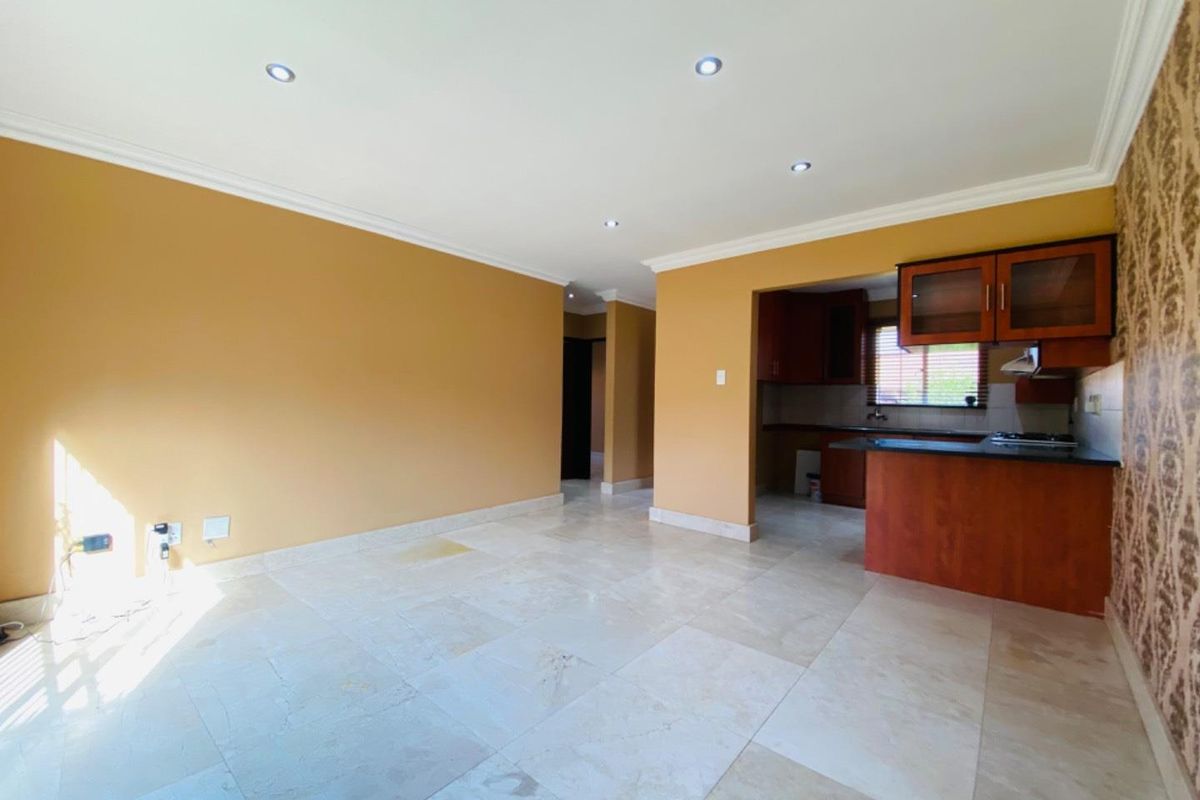 Gorgeous, Serene 2 Bed, 2 Bath Townhouse - Photo 5