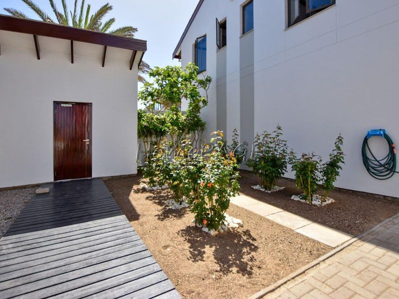 Kramersdorf:  Riverside Avenue Marvel WITH DUNE VIEWS is for Sale - Photo 5