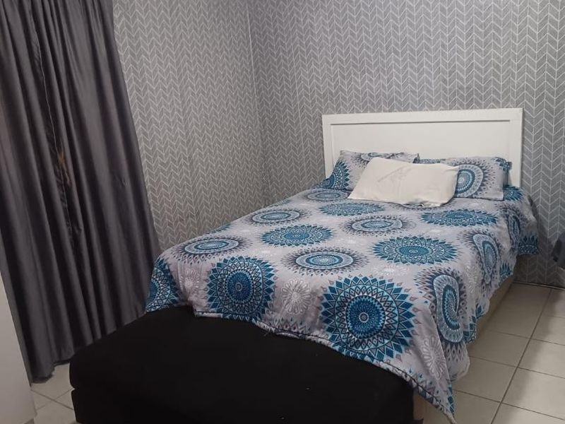 Comfy 4-Bed Home in Shallcross – Perfect for Families! - Photo 9