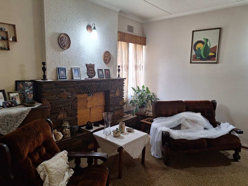 Golden Oldie, Solid build home in Dinwiddie,  Germiston - Photo 3