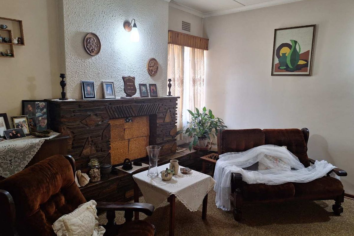 Golden Oldie, Solid build home in Dinwiddie,  Germiston - Photo 3