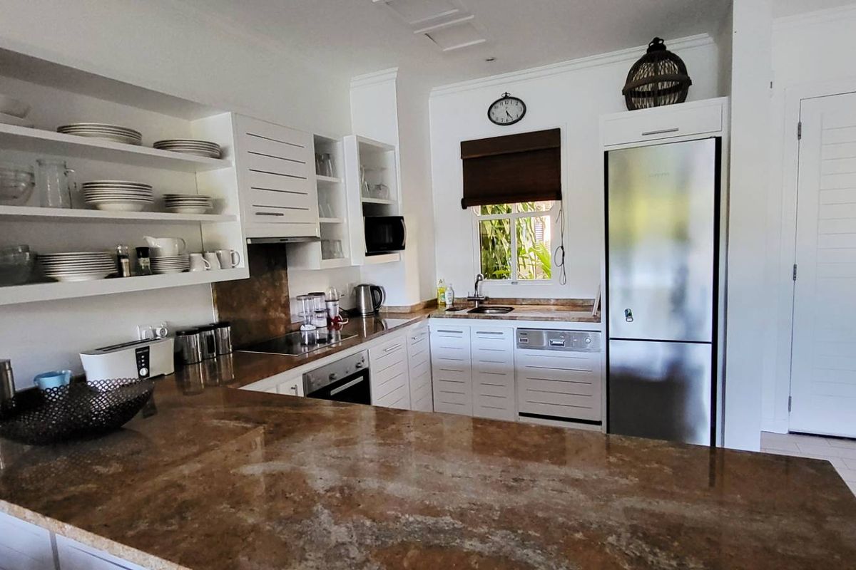 EXCEPTIONAL GROUND FLOOR EDEN ISLAND GARDEN UNIT - Photo 5