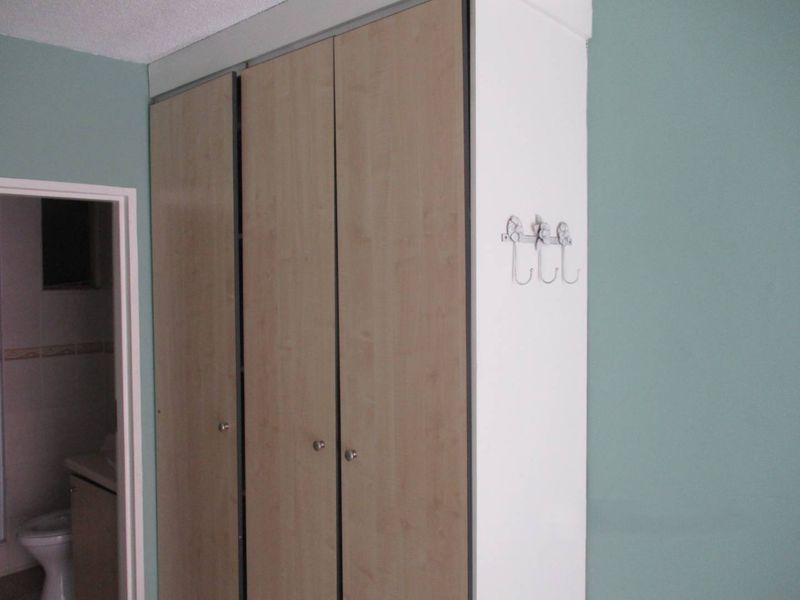 BACHELOR APARTMENT - Photo 7