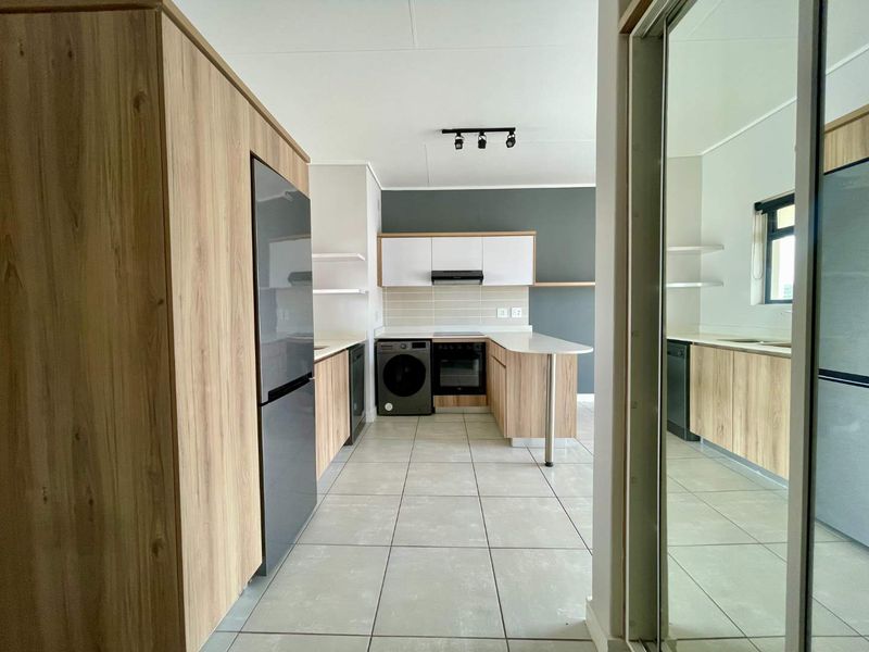 Top floor 1 Bedroom Apartment in Ballito - Photo 2