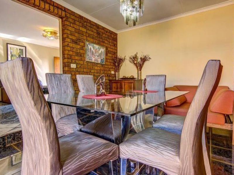 **Charming Two-Bedroom Townhouse for Sale in Norkem Park** - Photo 8