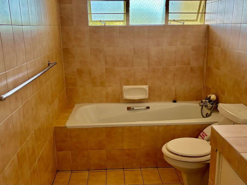 Charming 4 bedroom home in Parkmore - Photo 7