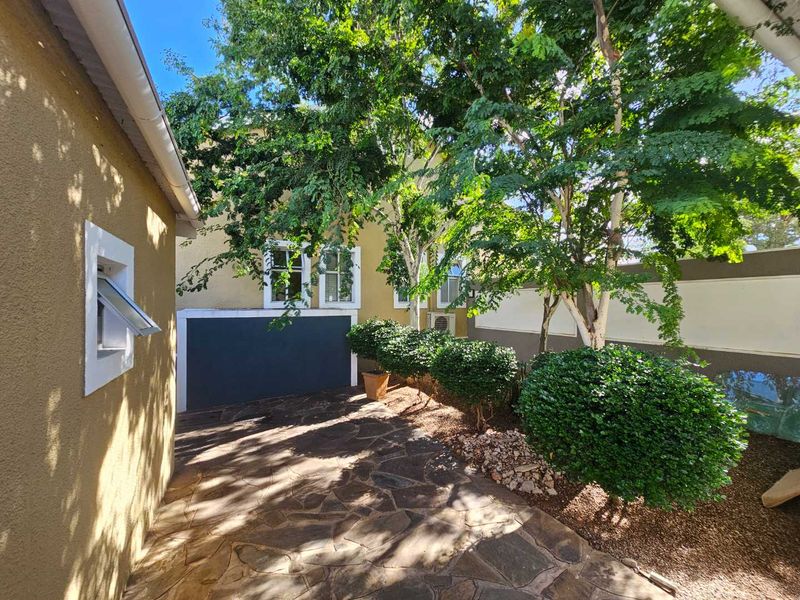 Exceptional Windhoek CBD Office Space: High ROI Potential - Photo 2