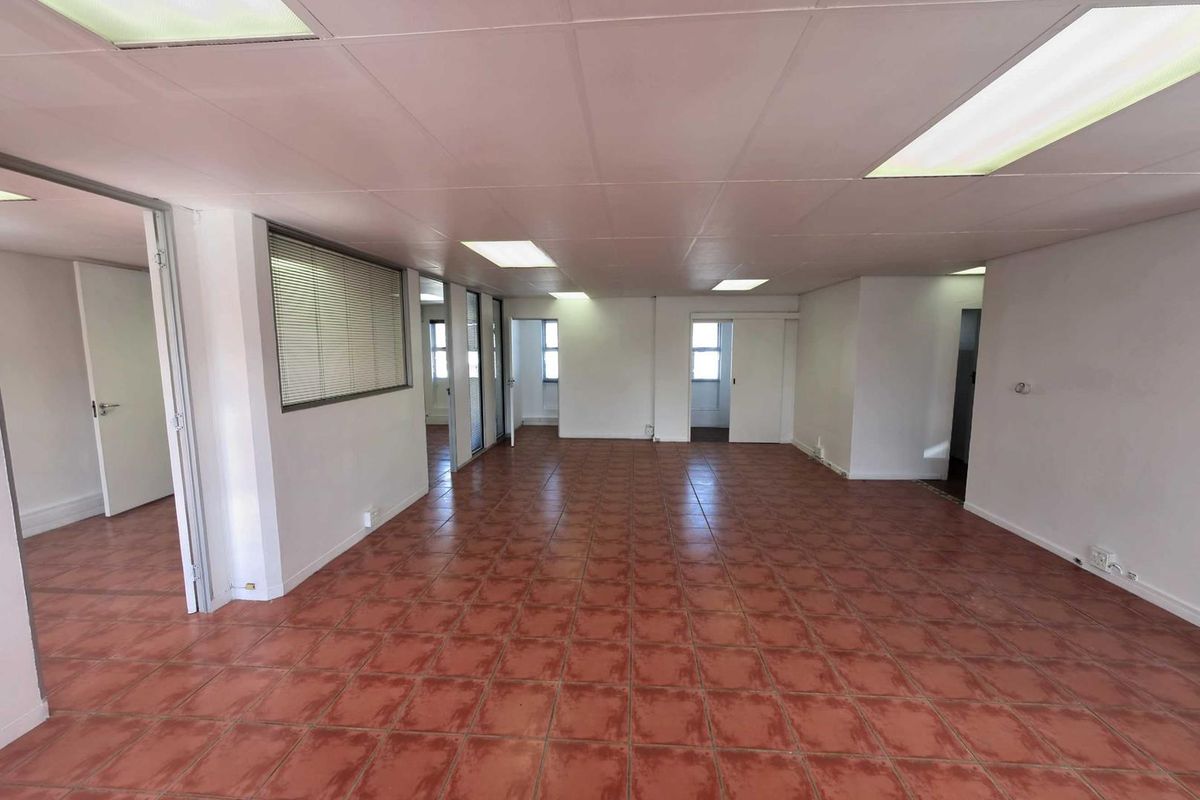 107sqm First Floor Office to Rent in a secure office park, Milnerton - Photo 4