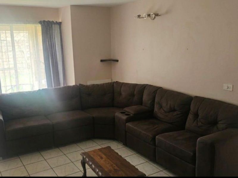 GROUND FLOOR UNIT - Photo 2