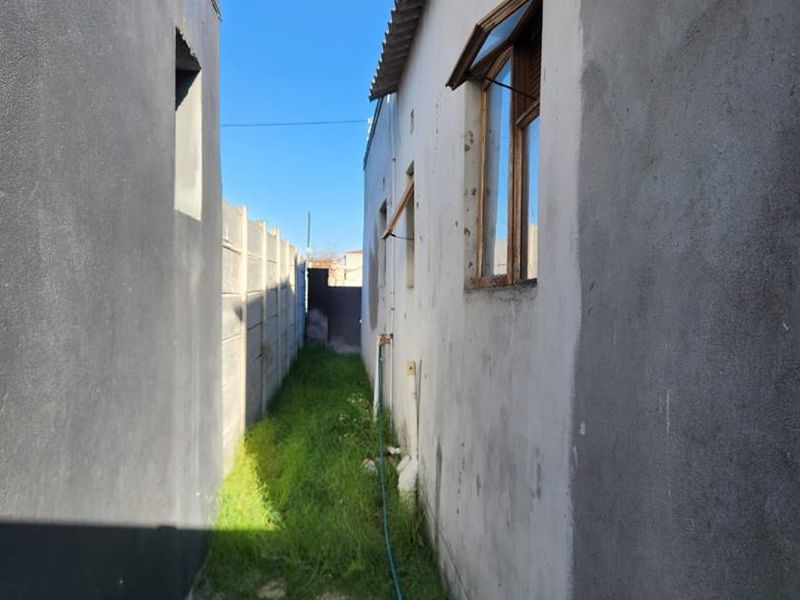 Charming 2 Bedroom House for Sale in Makhaza - Photo 6