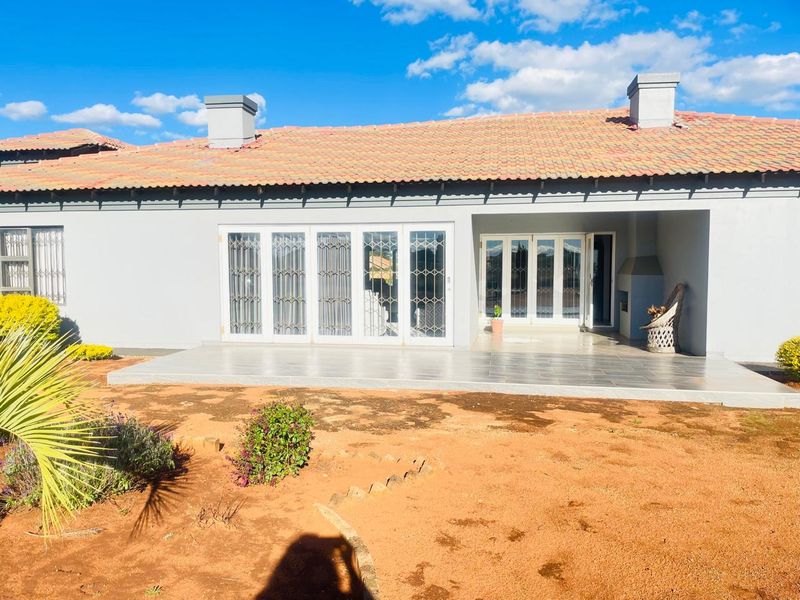 *Tranquil Retreat Family Home That Feels Like a Vacation in Kookrus, Meyerton - Photo 8