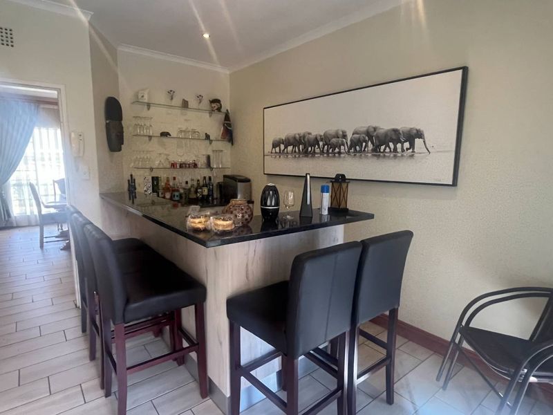 Beautiful family home in Brackendowns - Photo 6