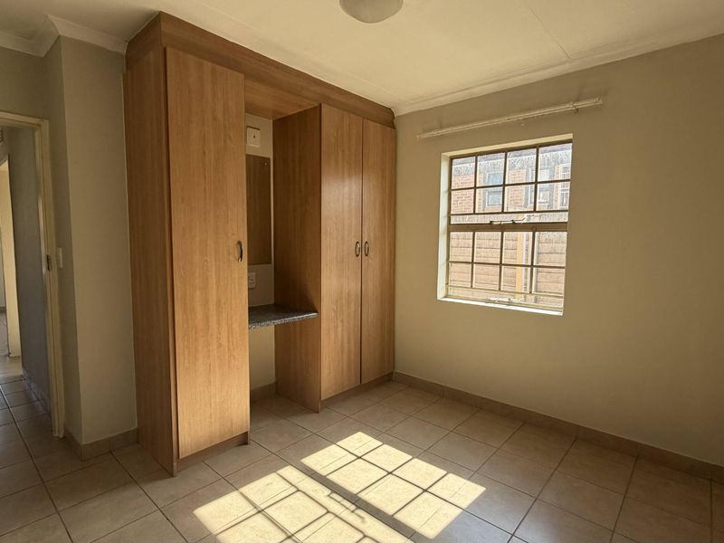 Start Smart in This Beautiful 3 Bed, 2 Bath Home - Photo 9