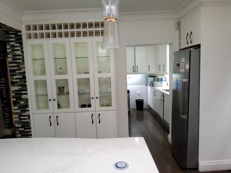 ***Exquisite Family Home in Quiet Neighborhood** - Photo 5